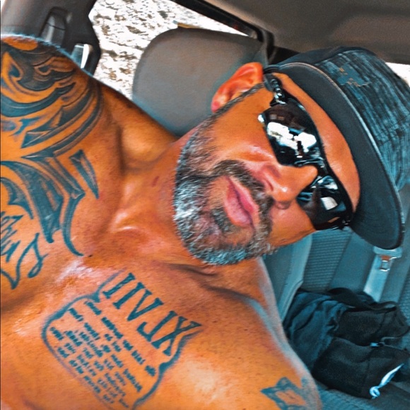 Meet your Posher, Dustin - Picture 8 of 8